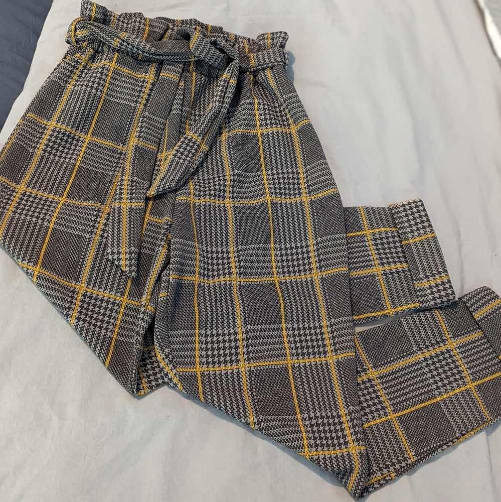 Boohoo Pants, size 6, NWT